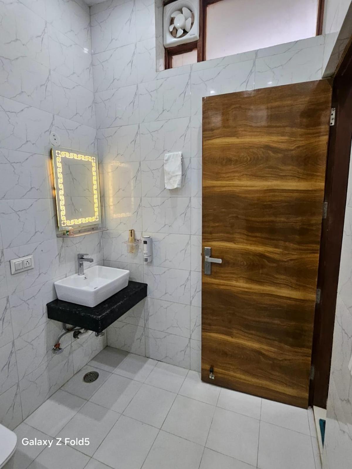 Ashirwaad 249 Bed & Breakfast Greater Noida Exterior photo