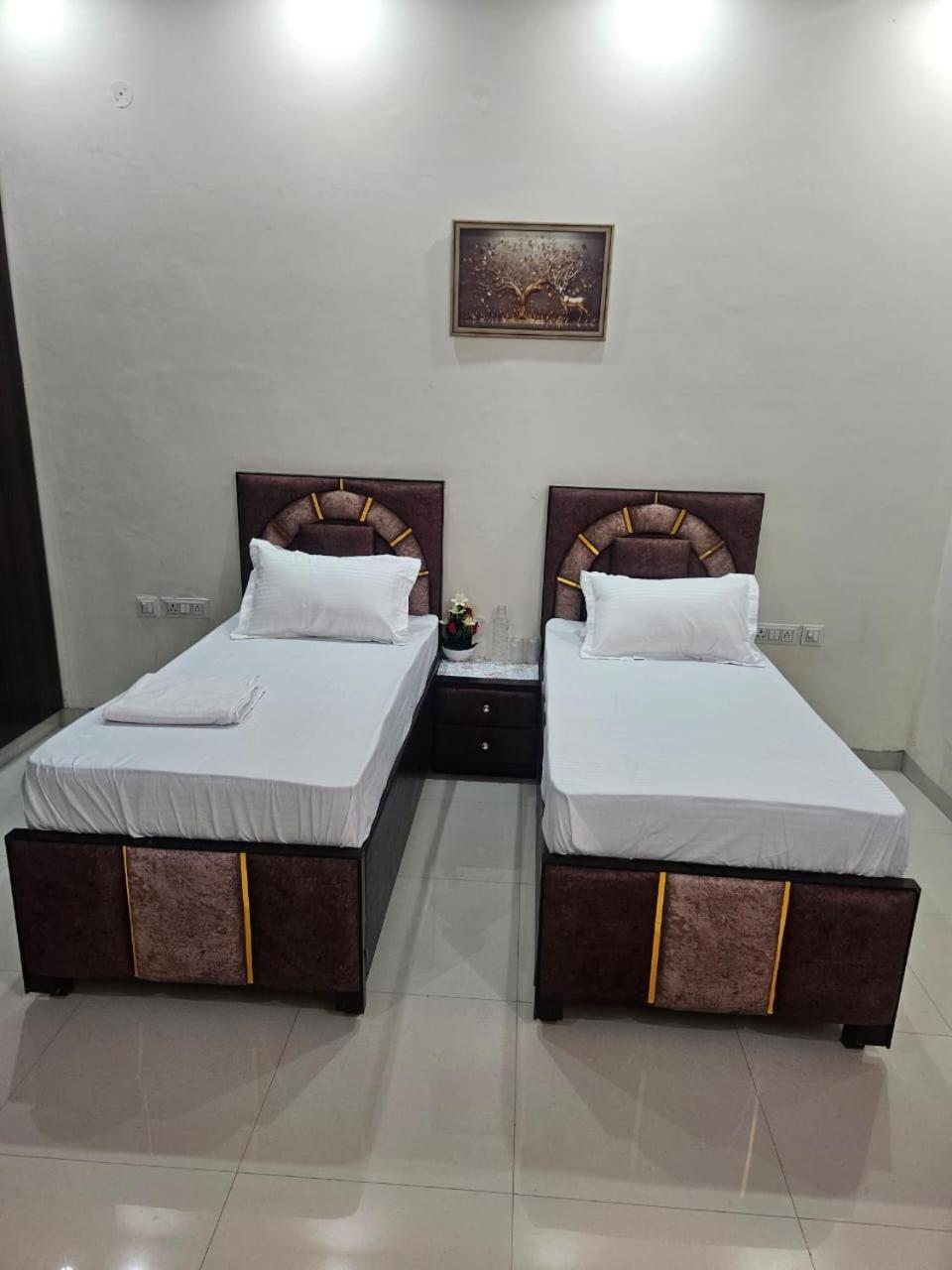 Ashirwaad 249 Bed & Breakfast Greater Noida Exterior photo
